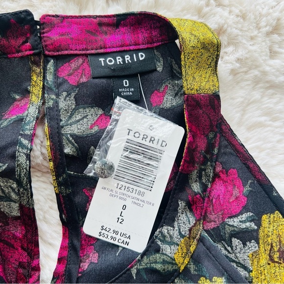 Torrid floral halter top - Picture 5 of 7